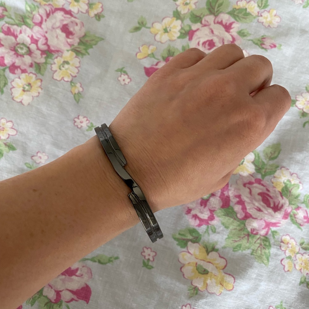 Marc Jacobs Key Chain Bangle - Picture 5 of 9